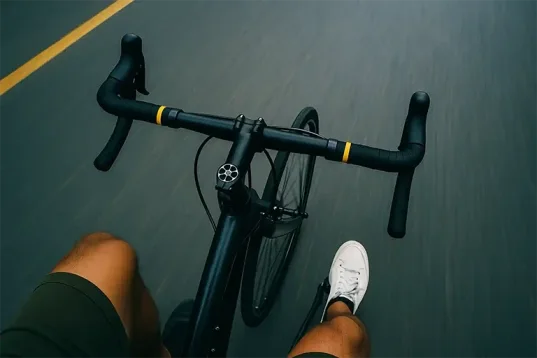 Vélos, vêtements et accessoires de cyclisme pour route et VTT.